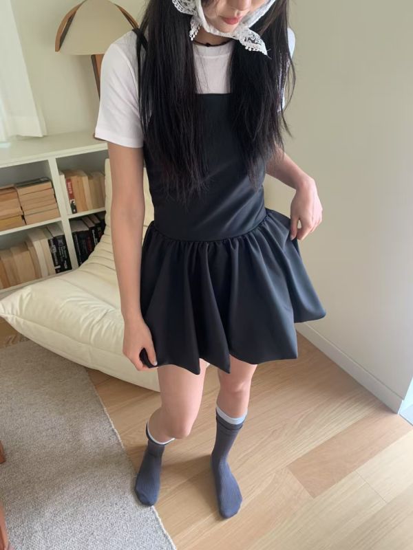後綁帶露背小洋裝 