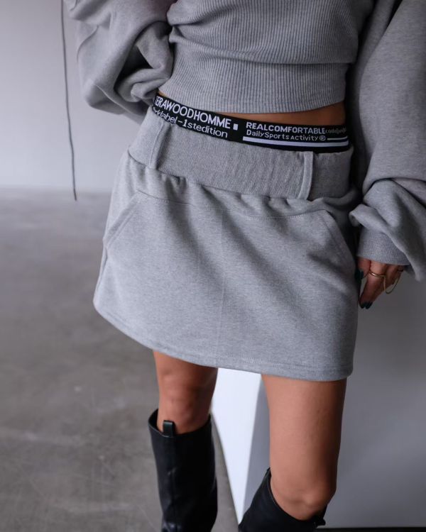 大帽子素面外套/腰帶環鬆緊大口袋短裙 