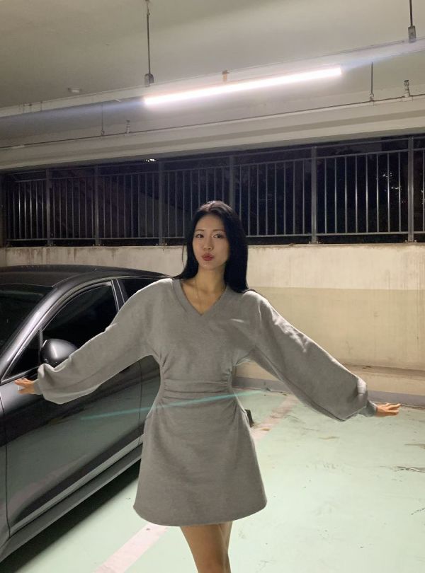 V領羅紋拼接腰身短洋裝 