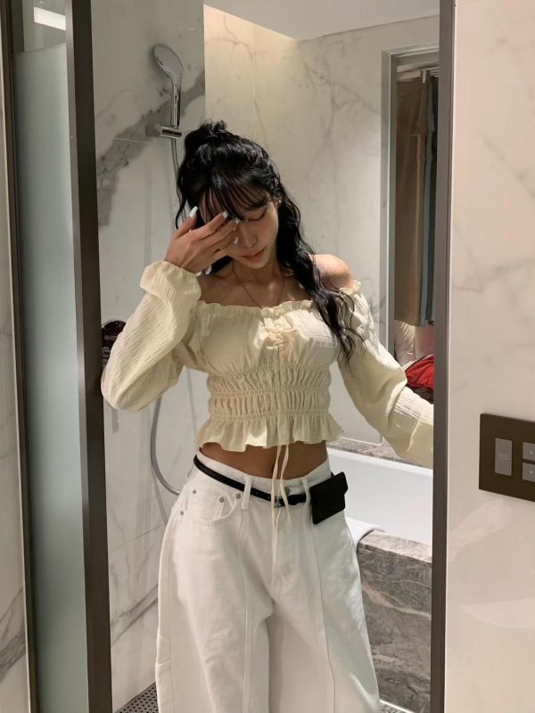 中間抽繩一字領上衣 