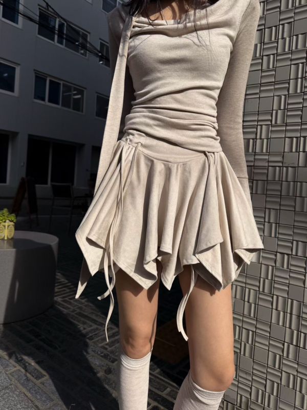 不規則麂皮顯瘦短褲裙 