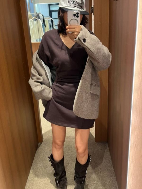 V領羅紋拼接腰身短洋裝 