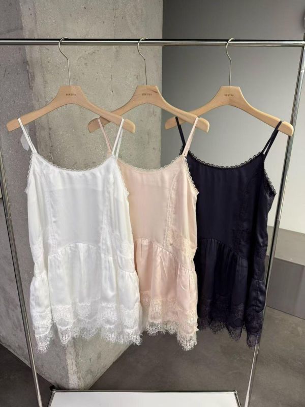 蕾絲花邊吊帶背心洋裝 