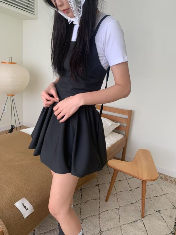 後綁帶露背小洋裝 