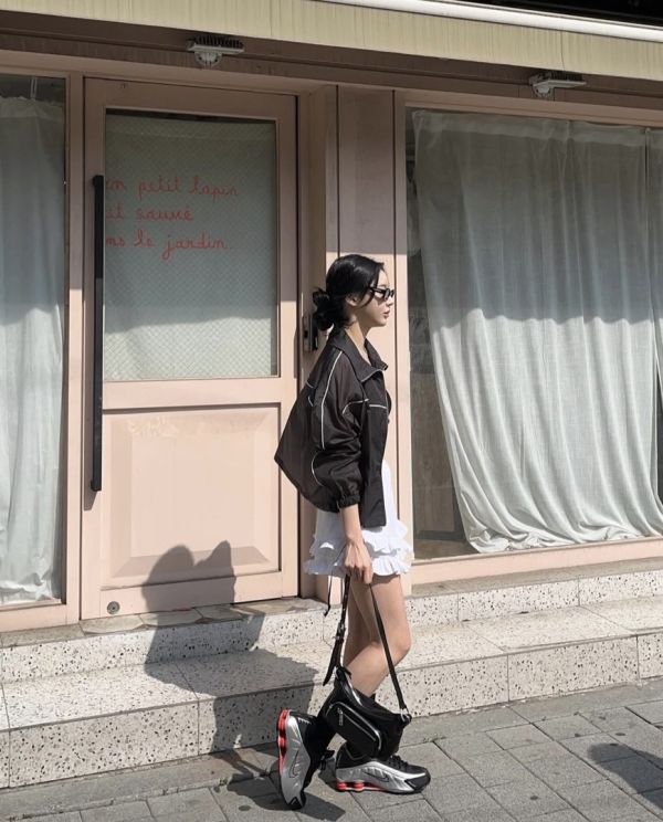 翻領壓線可縮腰防曬外套 