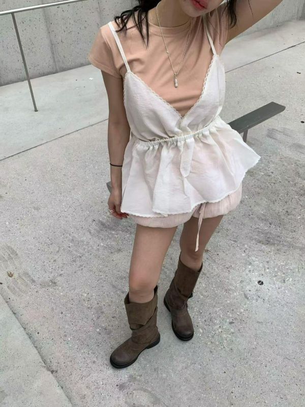 花邊V領細肩背心 