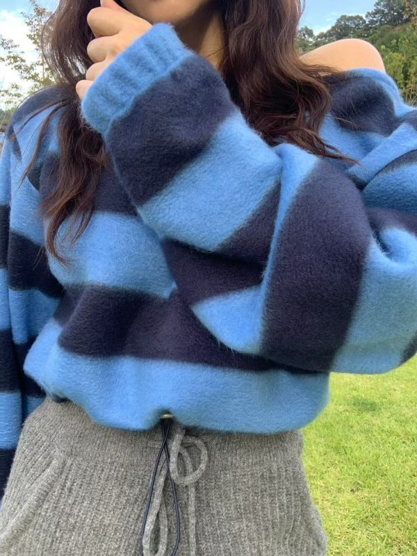 條紋撞色下擺縮口短版毛衣 