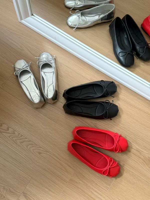 蝴蝶結圓頭平底娃娃鞋(偏小半號) 