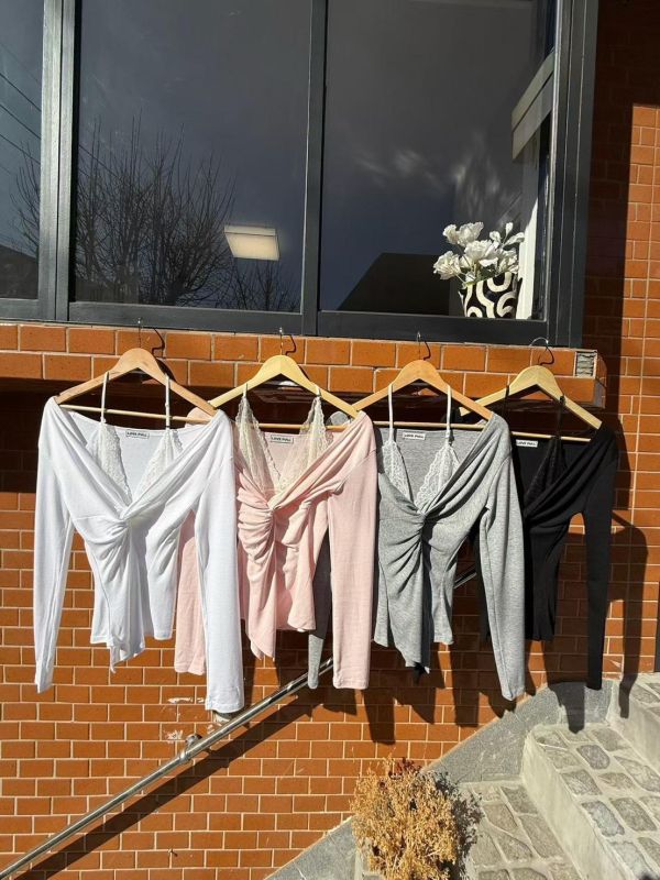 蕾絲假兩件性感上衣 