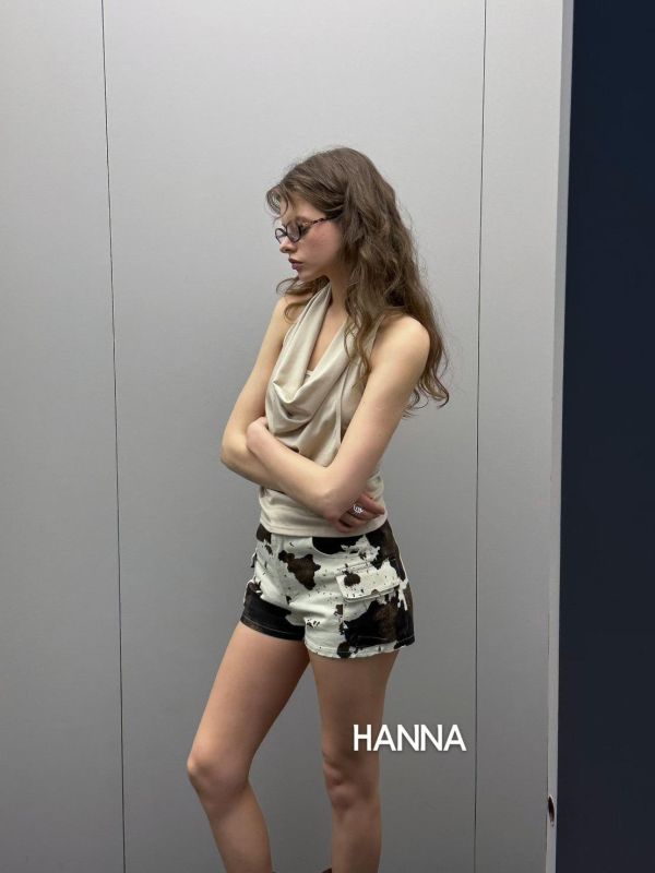 假兩件垂墜感繞脖挖肩背心 