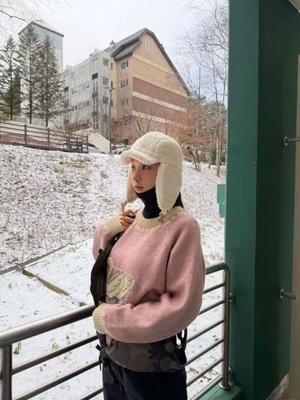 白鵝拼接針織毛衣 