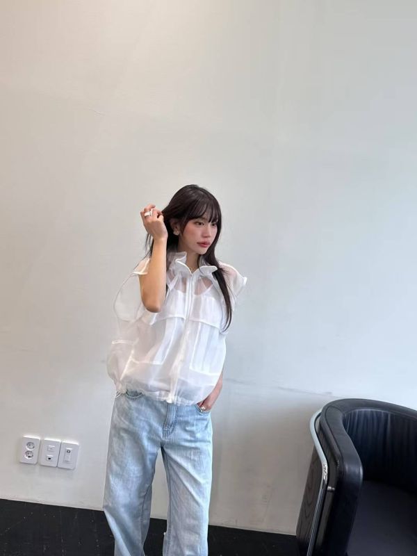透膚立領縮腰背心 