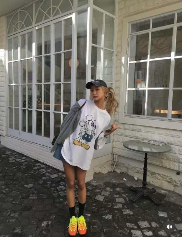 手繪風米奇寬鬆上衣 