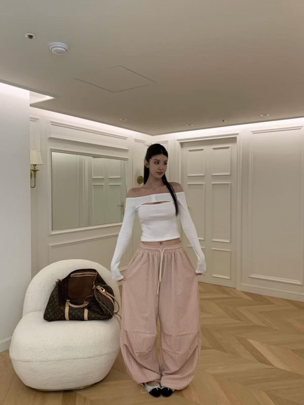 一字肩縷空性感上衣 