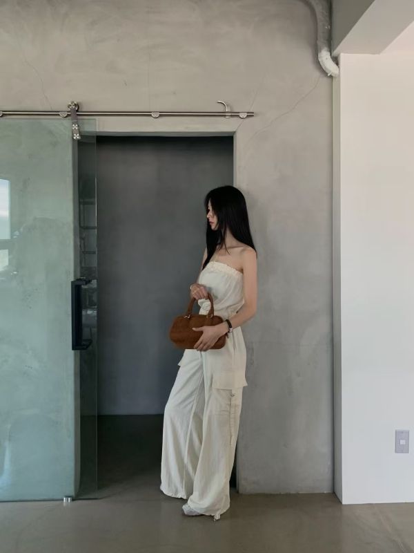 平口顯瘦無聲尼龍連身褲 
