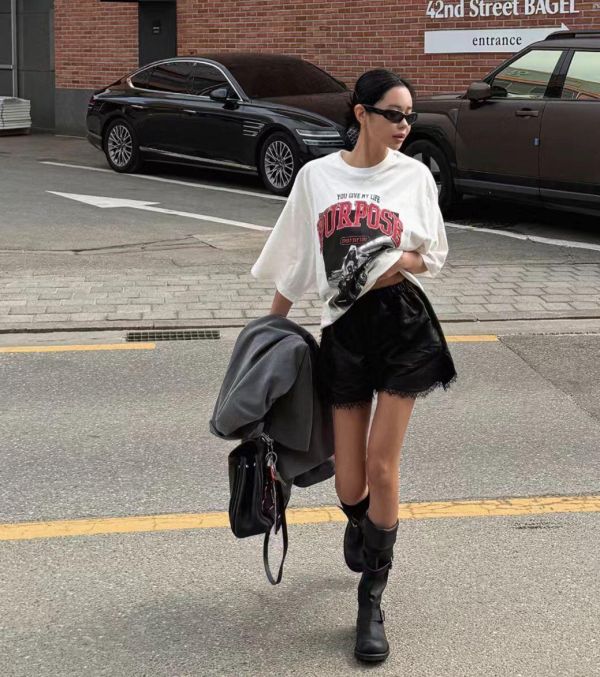 緞面蕾絲拼接短褲 