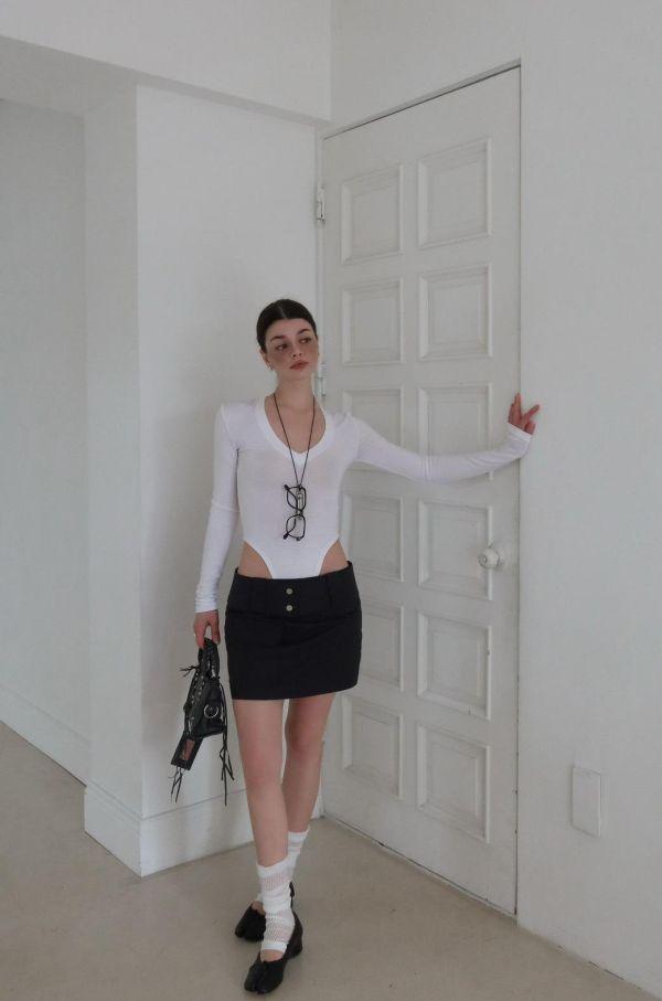 V領包屁長袖上衣 