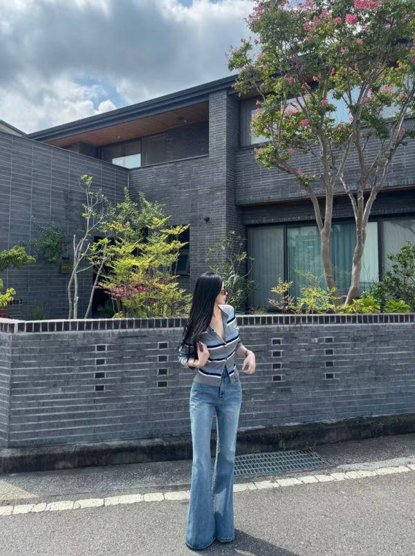 排釦條紋針織外套 