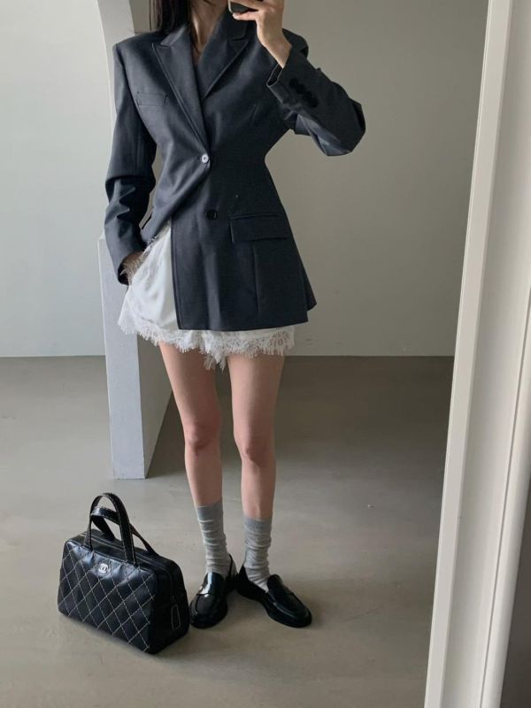 鬆緊腰蕾絲短褲 