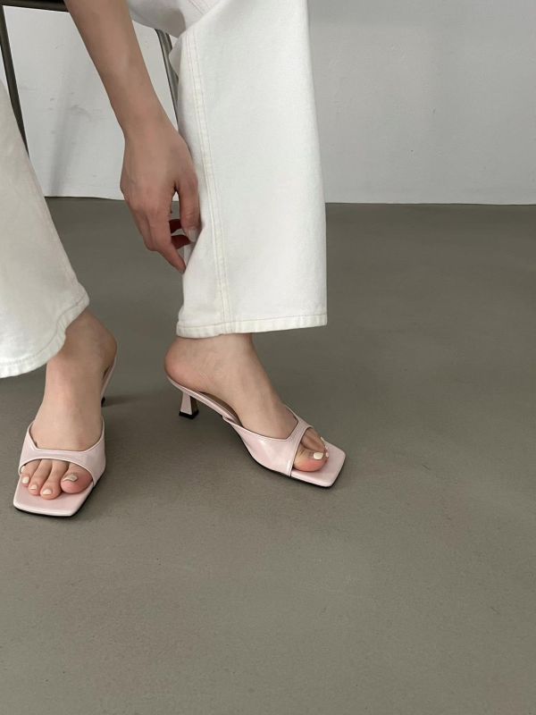 方頭皮革低跟涼鞋(偏小半號/5公分) 