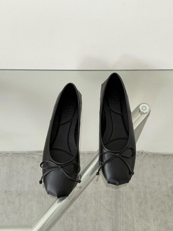 蝴蝶結圓頭平底娃娃鞋(偏小半號) 