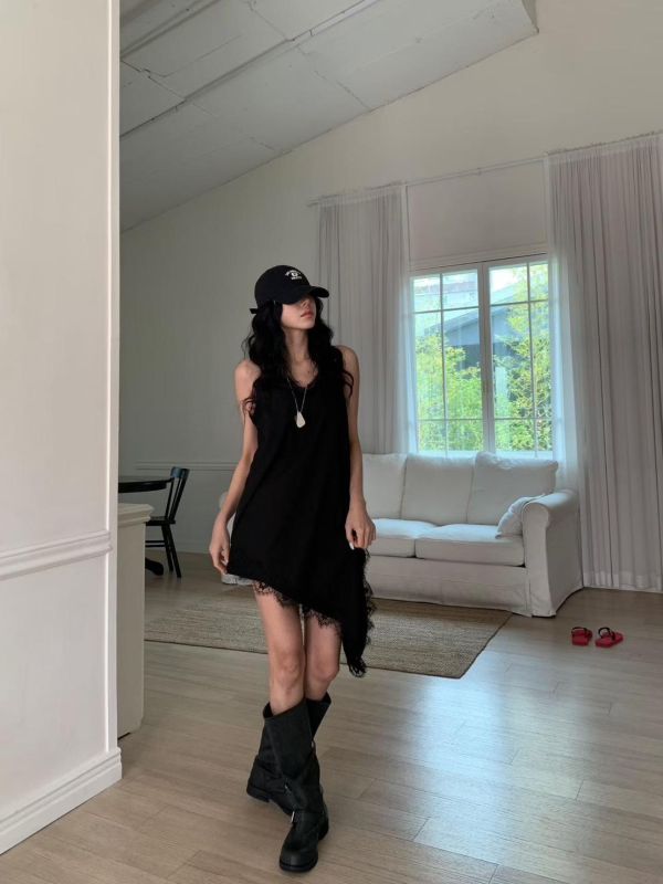 蕾絲拼接下擺不規則洋裝 