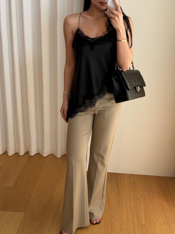 V領蕾絲拼接吊帶背心 