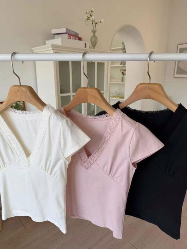 蕾絲性感小飛袖上衣 