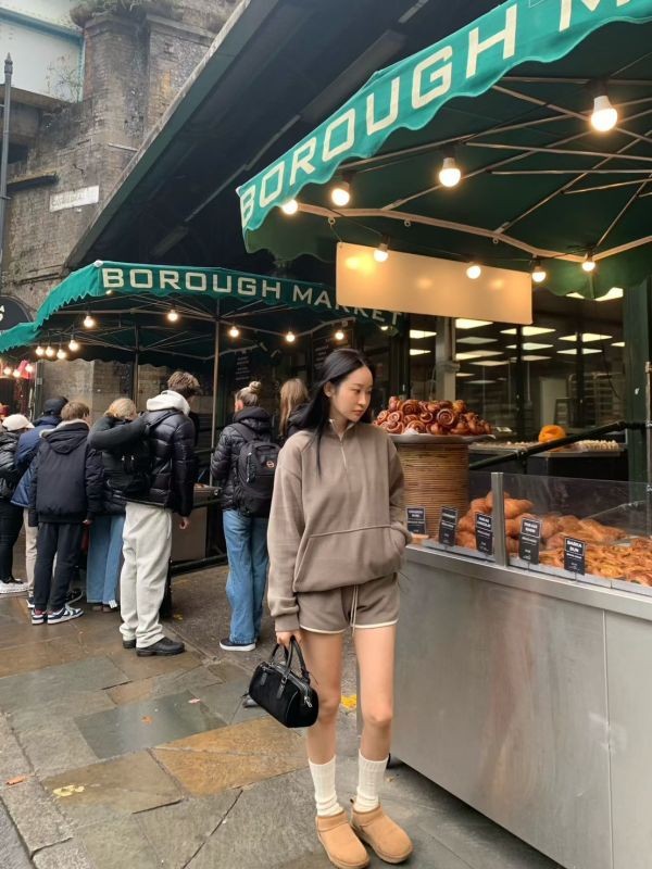 毛料拉鍊立領上衣/毛料綁繩小短褲 