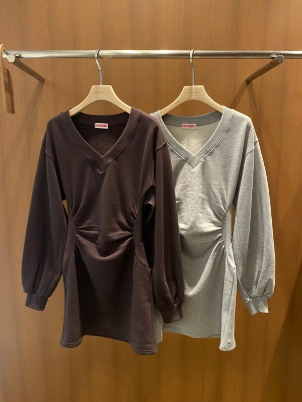 V領羅紋拼接腰身短洋裝 