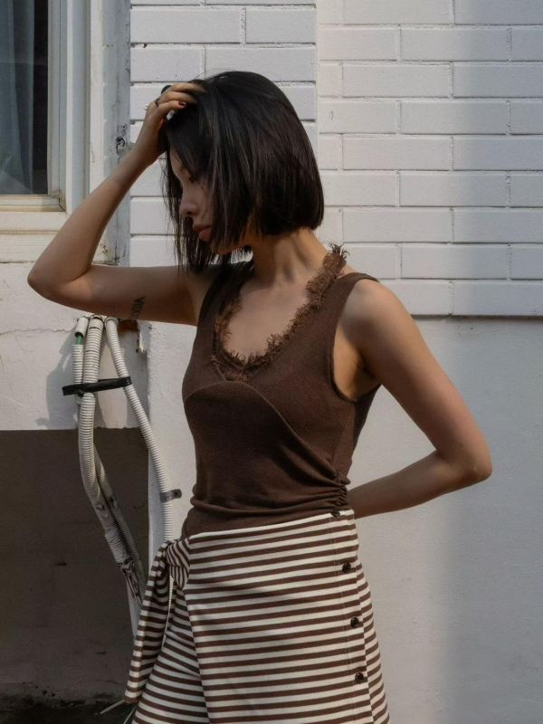 繞脖蕾絲假兩件背心 