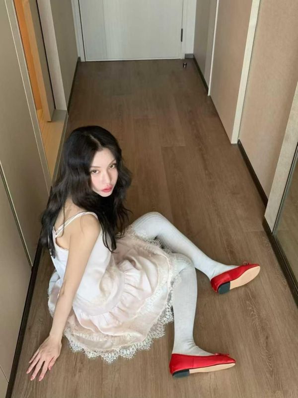 蕾絲花邊吊帶背心洋裝 