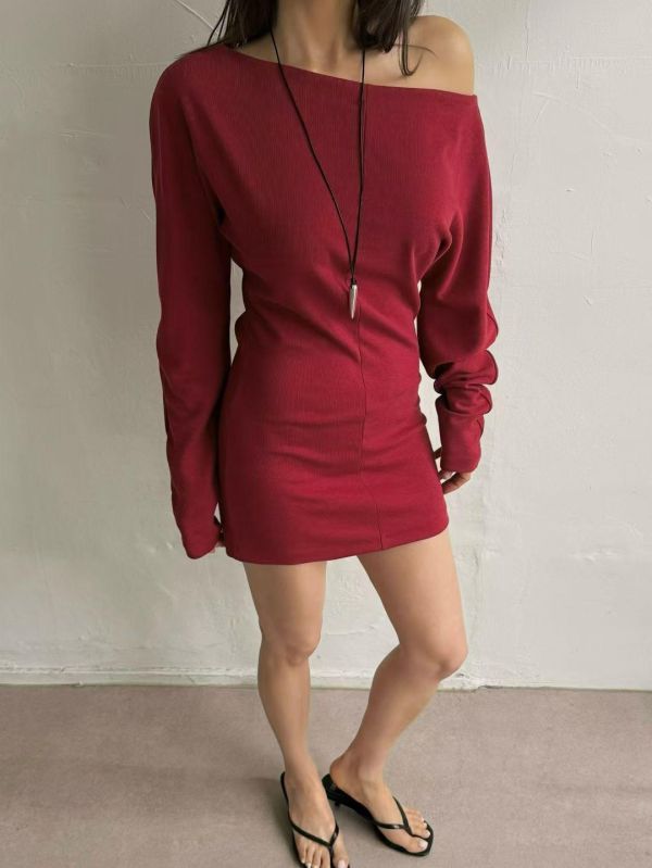 車線剪裁斜肩棉質洋裝 