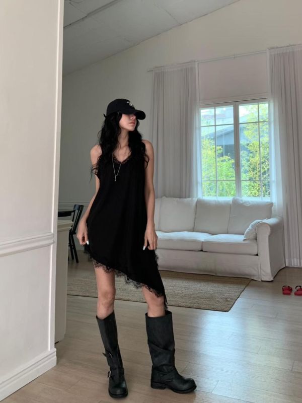 蕾絲拼接下擺不規則洋裝 