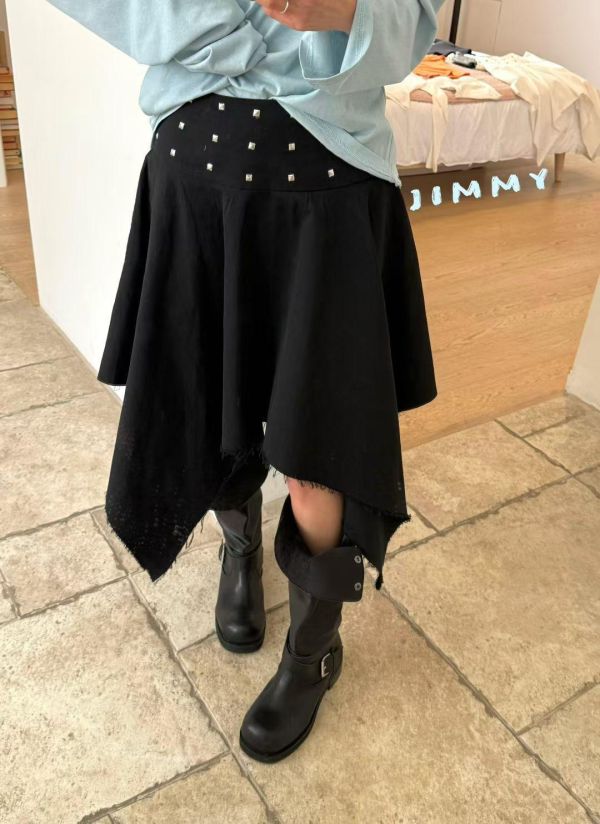 斜紋布鉚釘酷辣長裙 