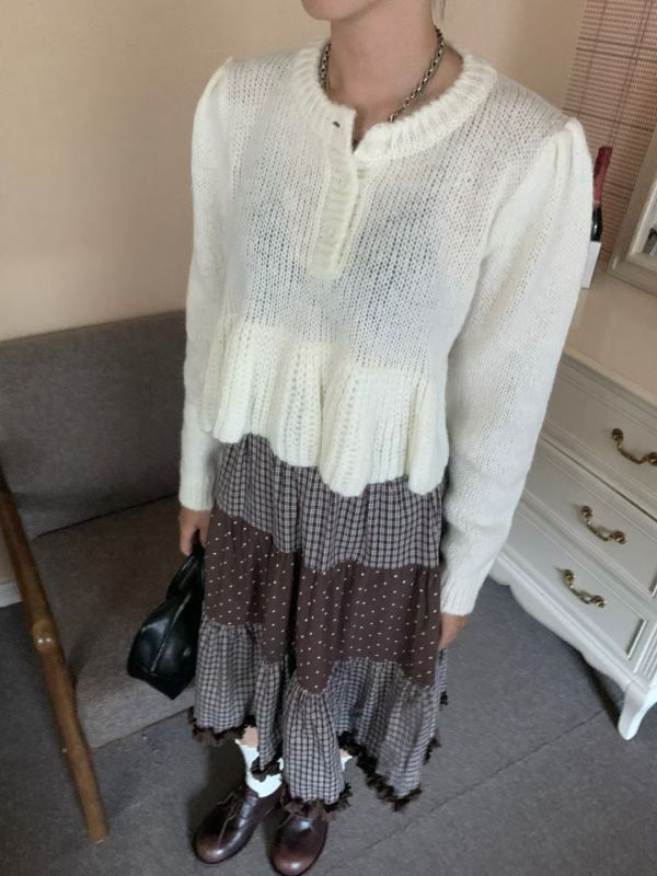 短版花邊針織上衣 