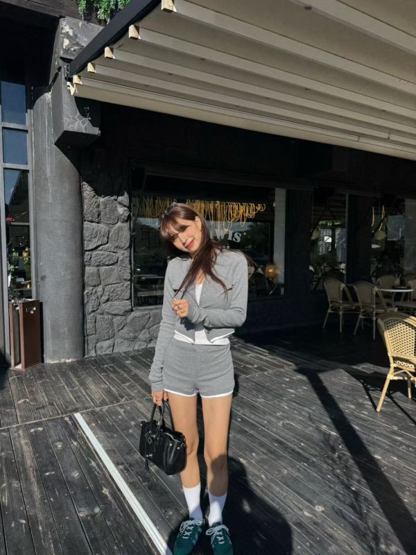 拼色滾邊排釦墊肩外套+彈性短褲SET 