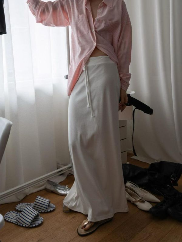 純色高腰抽繩長裙 