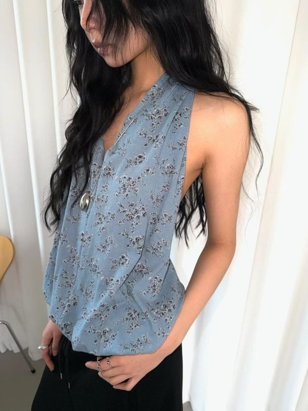 大露背繞脖背心 