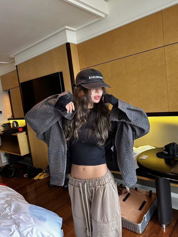 皮革領英字豹紋外套 