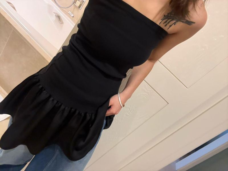 緞面拼接荷葉邊平口洋裝 