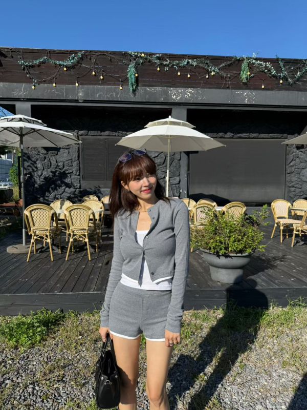 拼色滾邊排釦墊肩外套+彈性短褲SET 