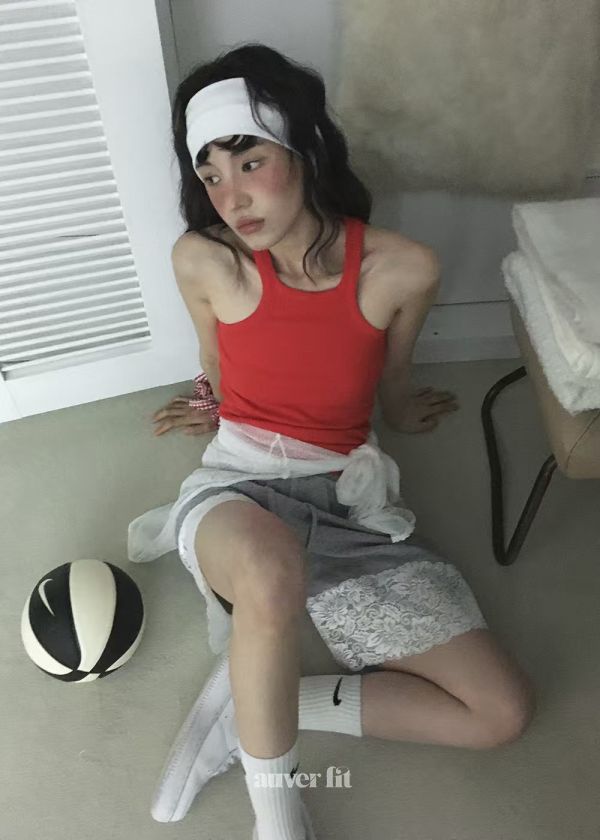 挖肩顯瘦背心 
