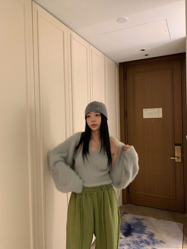 掛脖毛絨背心+毛絨小外套Set 