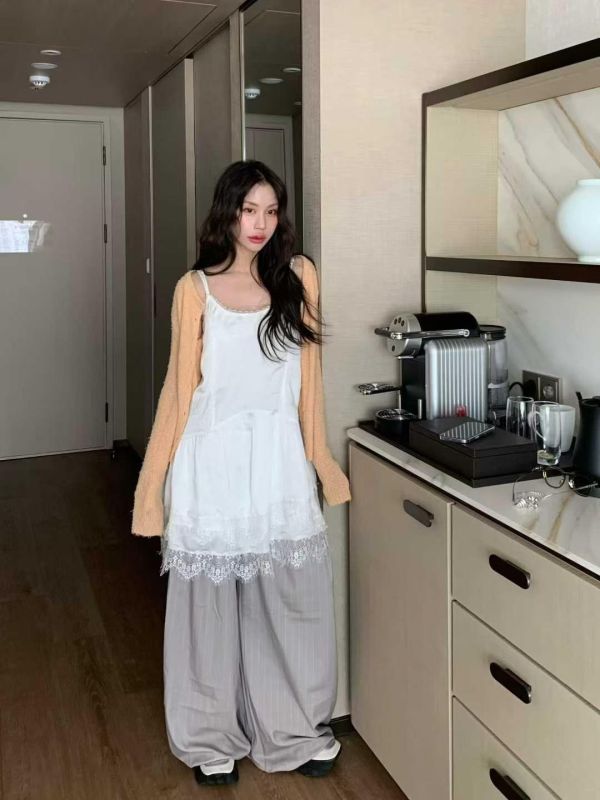 蕾絲花邊吊帶背心洋裝 