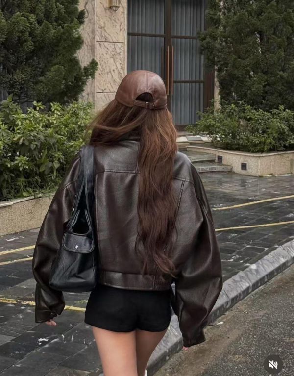 翻領釦帶皮革外套 