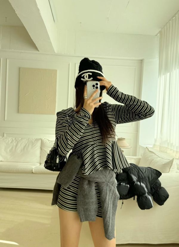 下擺荷葉條紋外套/條紋休閒短褲 