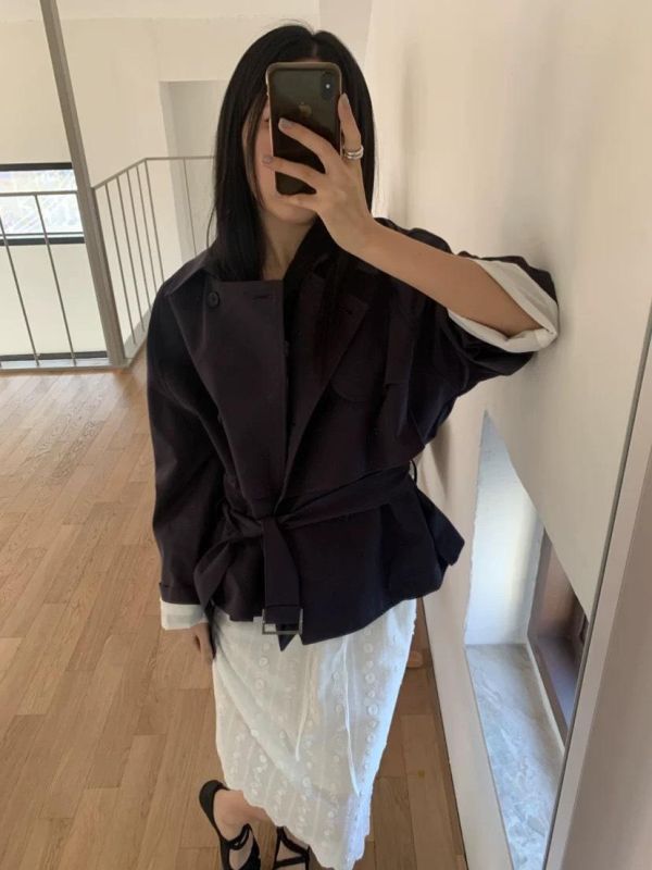 俐落短版綁帶風衣 