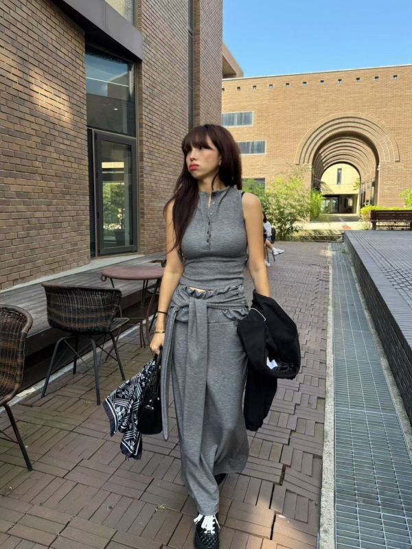 無袖立領上衣/顯瘦綁帶裙 