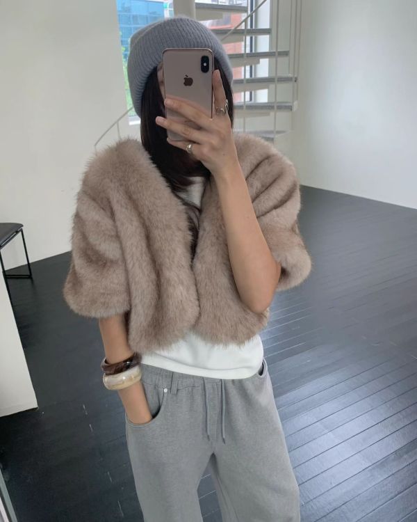 毛絨絨短版外套 